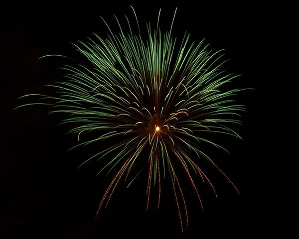 Night photography recipes for green fireworks Disney